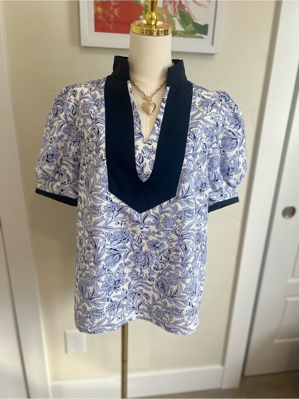 Blue & White Floral V-Neck Puff Sleeve Blouse